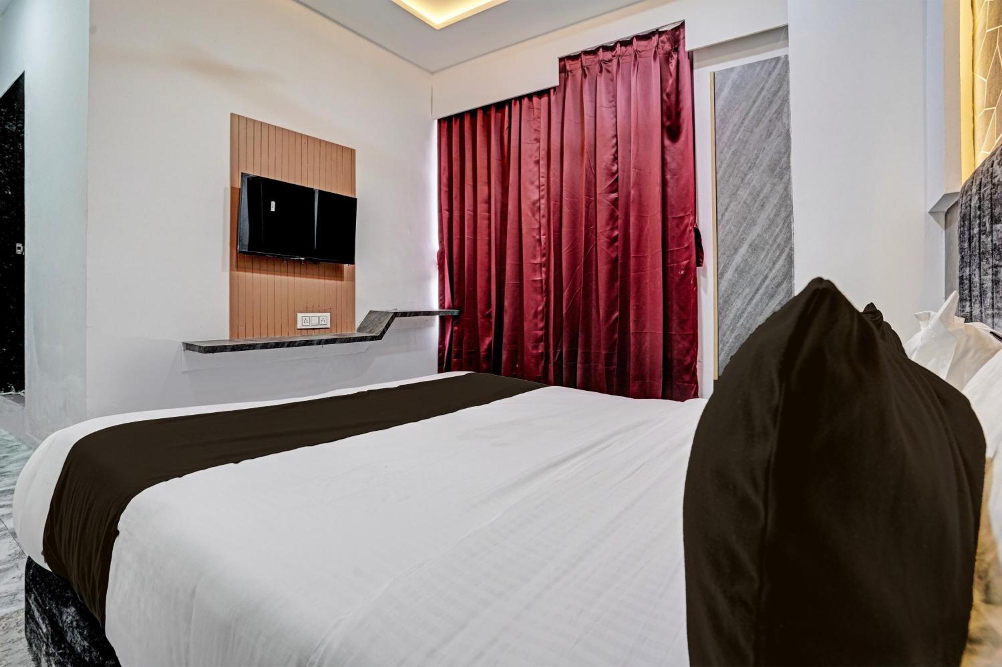 Hotel O Star Galaxy Surat Eksteriør billede