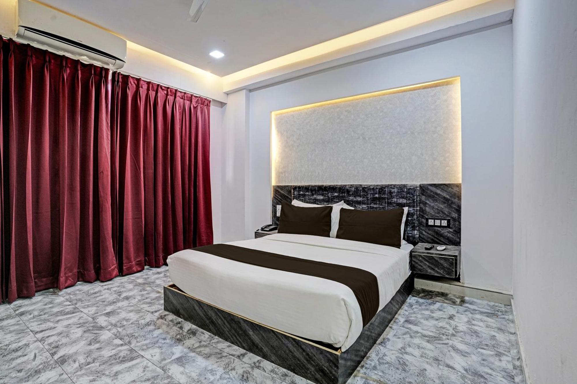 Hotel O Star Galaxy Surat Eksteriør billede