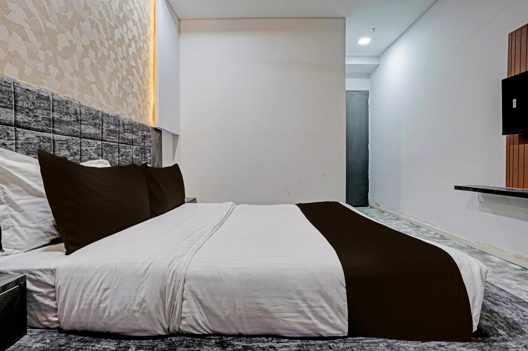 Hotel O Star Galaxy Surat Eksteriør billede