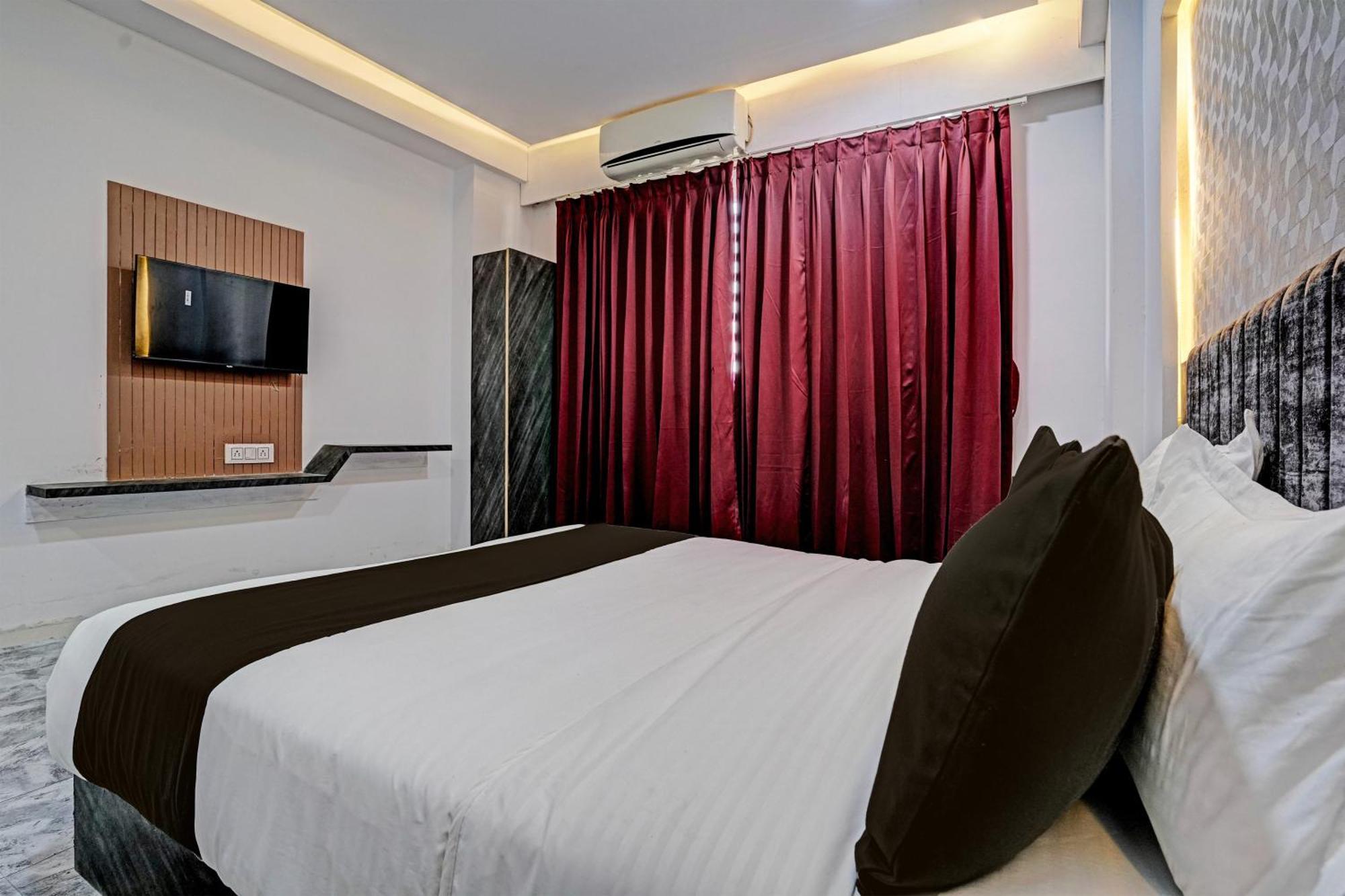 Hotel O Star Galaxy Surat Eksteriør billede